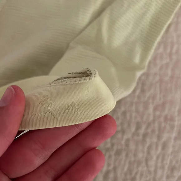 lululemon yellow swiftly tech short sleeve size 4 - Picture 3 of 4